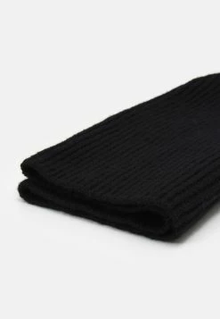 Meilleure affaire ❤️ ARKET Bonnet Prix Incroyables headgear couleur unie women ⭐ -ARKET Soldes Boutique 01c6889dbe6049669c2784584b419e6b