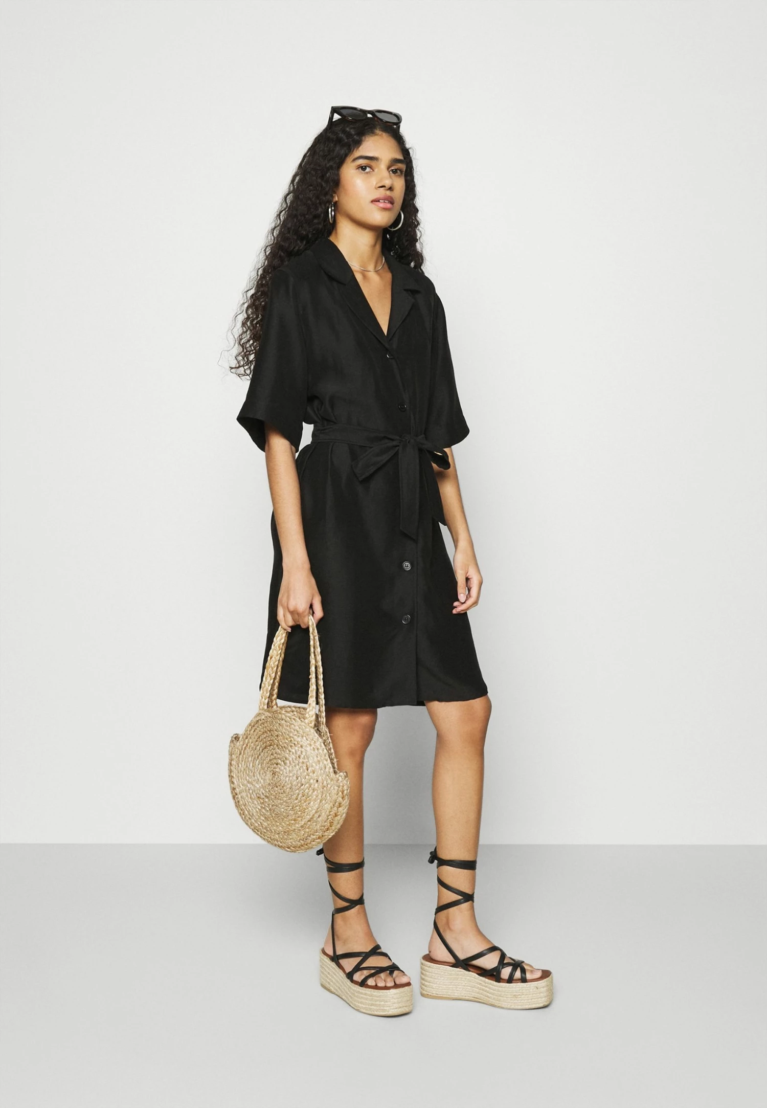 Meilleure affaire 👏 ARKET Robe chemise Women ⭐ 4 Meilleure affaire 👏 ARKET Robe chemise Women ⭐ – Image 2