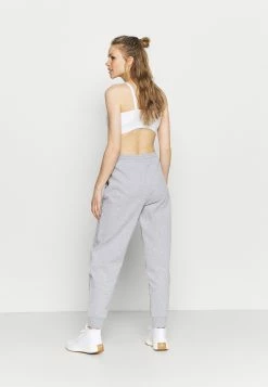 Top 10 ✨ ARKET Pantalon de survêtement Women ❤️ 12 Top 10 ✨ ARKET Pantalon de survêtement Women ❤️ -ARKET Soldes Boutique 08f403e9ac8749dfbe96e81c8c6bfb1d