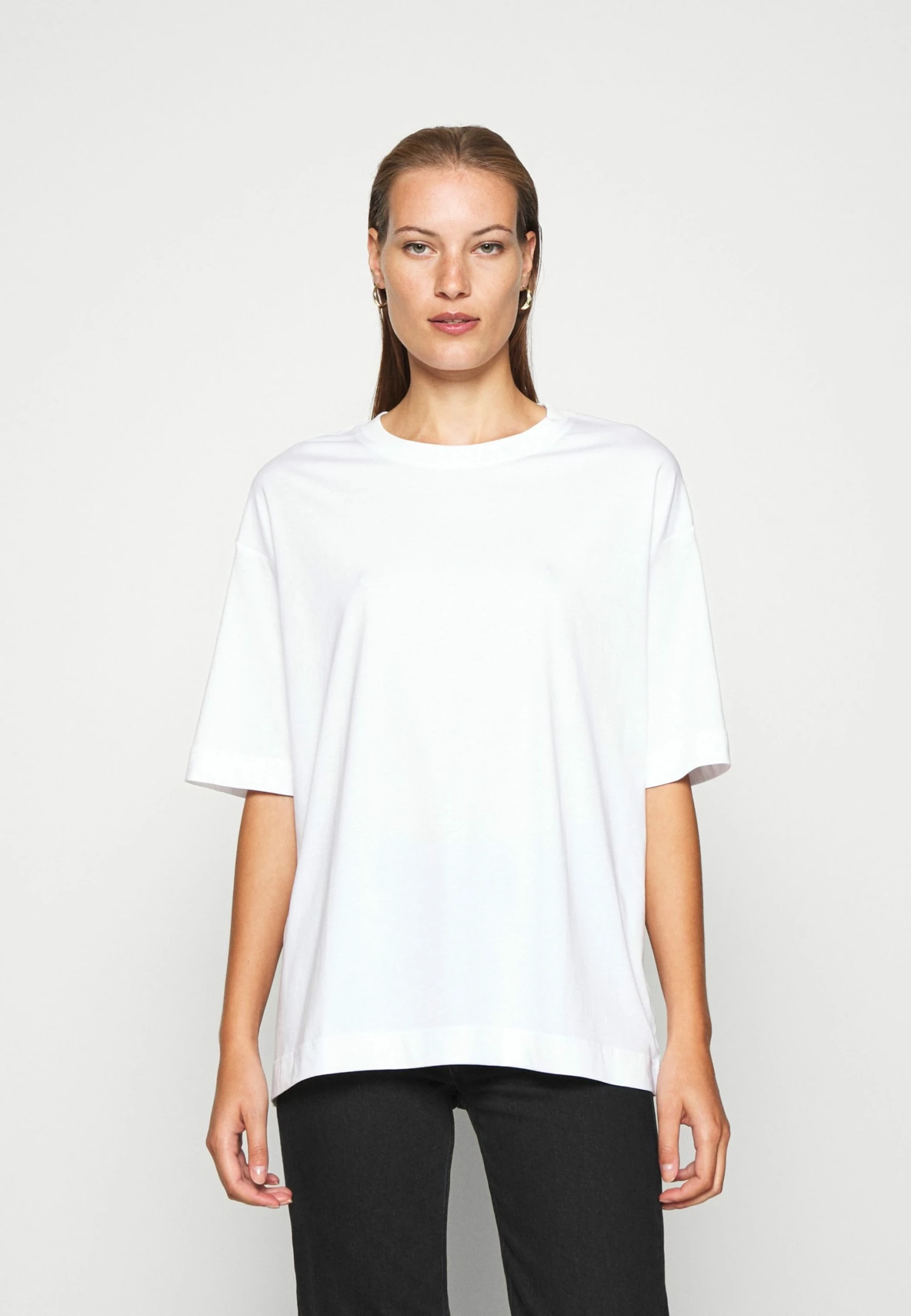 De gros 🌟 ARKET T-shirt basique Women 🛒 2 De gros 🌟 ARKET T-shirt basique Women 🛒