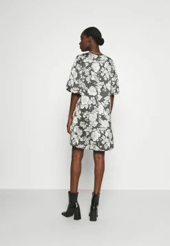 Les meilleures critiques de 🌟 ARKET Prix Équitable👗 DRESS - Robe de jour col rond women 💯 -ARKET Soldes Boutique 10ddd98267bb4e90bcb0994244b92b5c