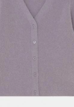 Meilleur prix 👏 Authentique 100% ARKET Gilet cardigan col en v profond kids 💯 9 Meilleur prix 👏 Authentique 100% ARKET Gilet cardigan col en v profond kids 💯 -ARKET Soldes Boutique 17489c13e4f14ab5bc7fa31daca6d59a