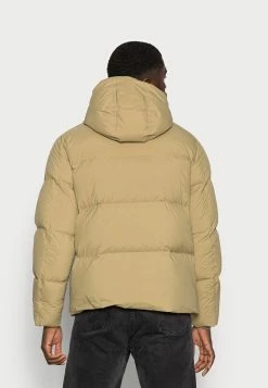 De gros 🛒 ARKET Prix Allégé Veste d'hiver coat capuche men 🧨 -ARKET Soldes Boutique 1cbcfbaafa0f4aabb9c03c15f8bfe125