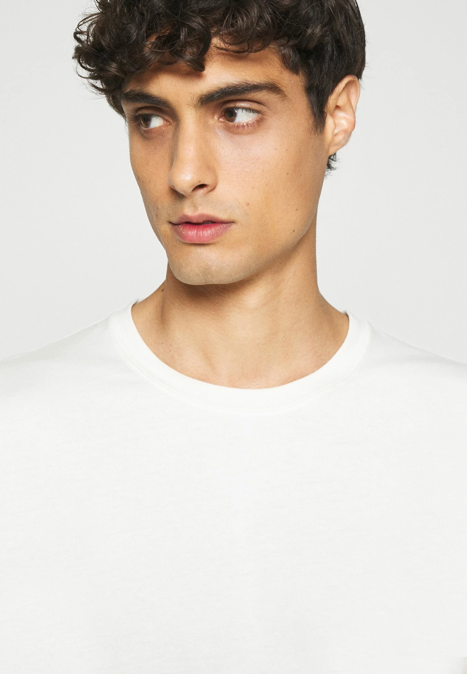 Sortie 🎉 ARKET Prix Accessible T-shirt basique t shirt col rond men 😀 10 Sortie 🎉 ARKET Prix Accessible T-shirt basique t shirt col rond men 😀 – Image 8