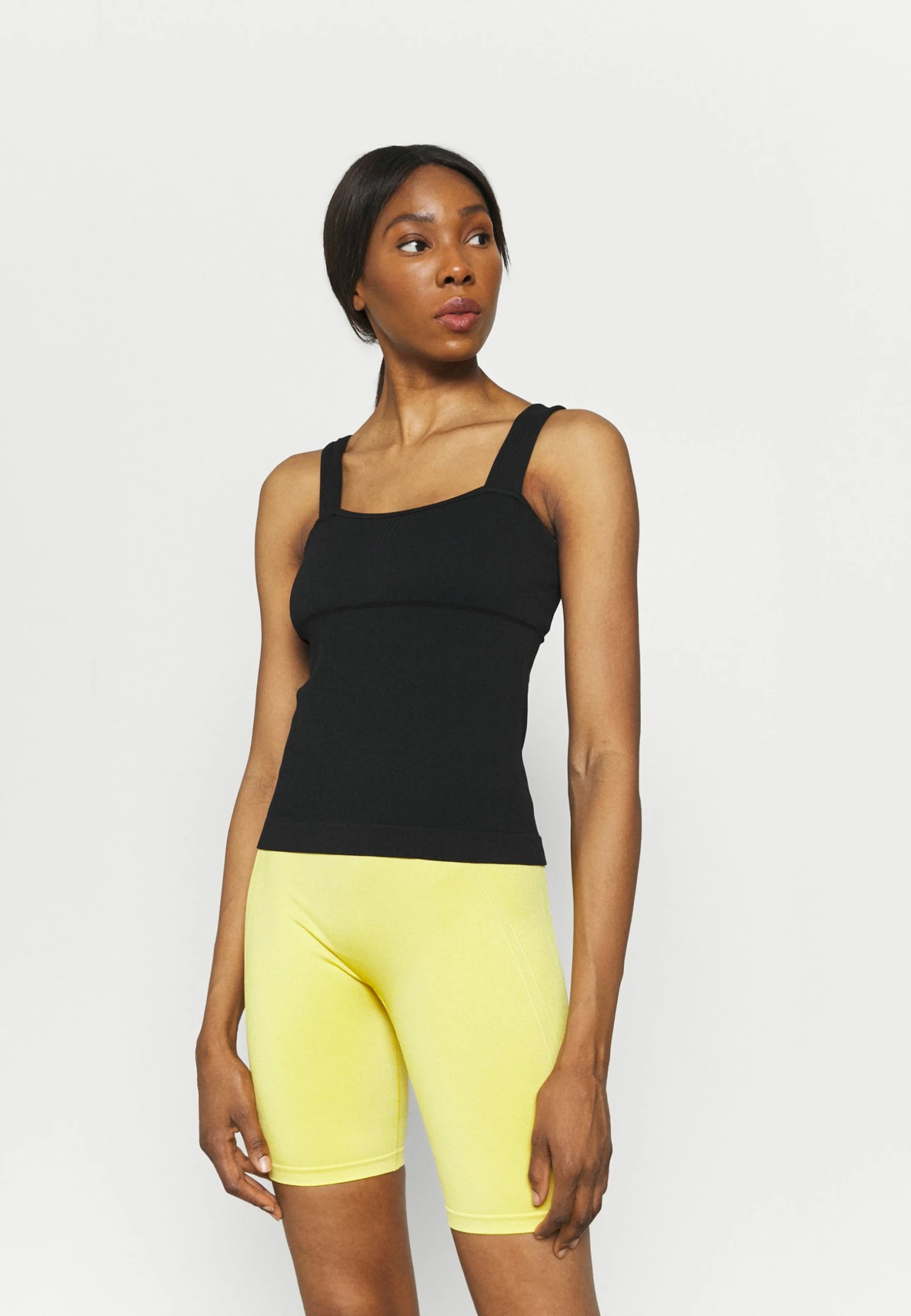 De gros 🎉 ARKET Authentique 100% Débardeur t shirt fitness women 😍 3 De gros 🎉 ARKET Authentique 100% Débardeur t shirt fitness women 😍