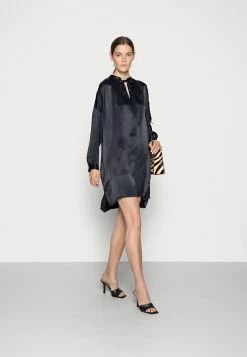 Offres 🛒 ARKET DAY👗 DRESS - Robe de jour Faible Prix col en v profond women 🤩 8 Offres 🛒 ARKET DAY👗 DRESS - Robe de jour Faible Prix col en v profond women 🤩 -ARKET Soldes Boutique 201349111d1a455ca0499c23c35129c0