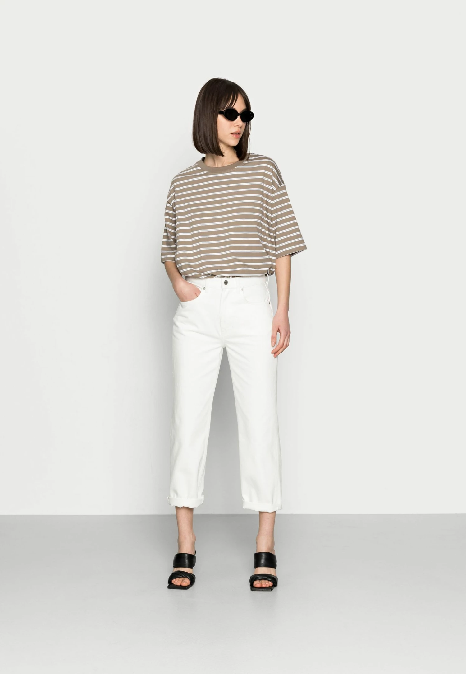 Meilleure affaire ✔️ Prix Imbattable ARKET CROPPED - Jean droit trouser normale women 😍 4 Meilleure affaire ✔️ Prix Imbattable ARKET CROPPED - Jean droit trouser normale women 😍 – Image 2