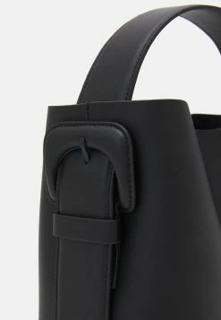 Offres 🌟 ARKET Sac à main Women 🧨 -ARKET Soldes Boutique 2569f9cc02f547e9a05397a0f75a93b7