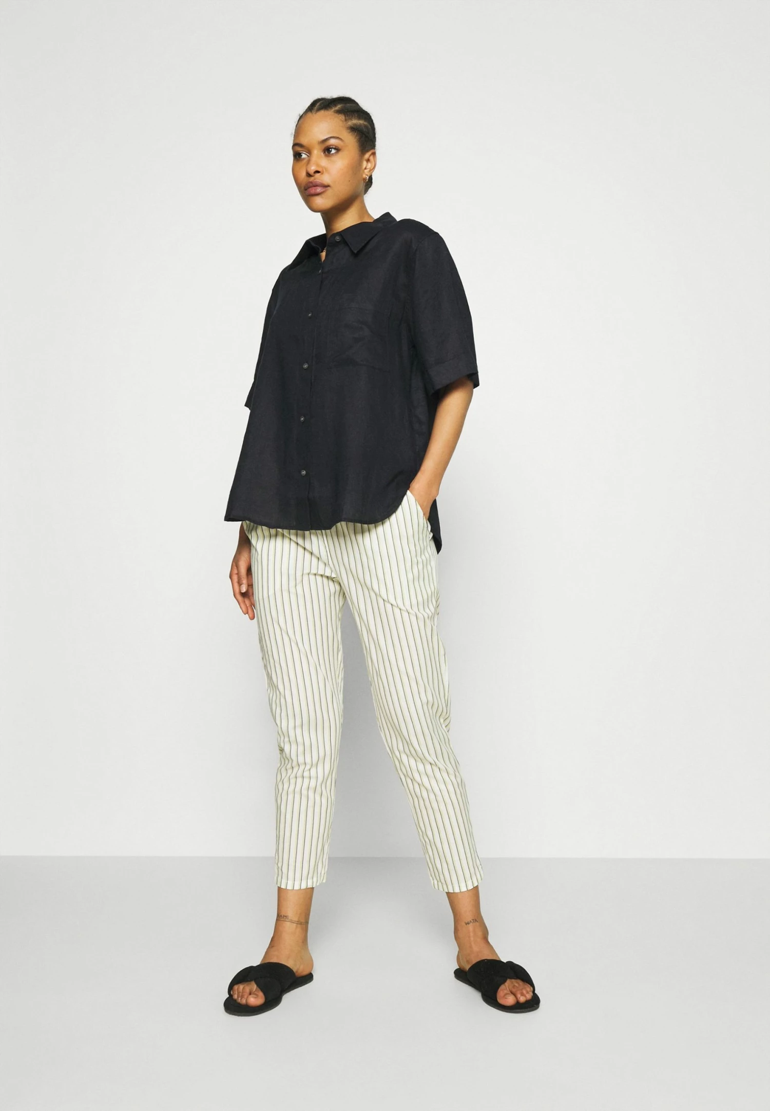 Meilleur prix 🎉 ARKET Qualité Excellente Haut de pyjama night shirt col à revers women 🧨 4 Meilleur prix 🎉 ARKET Qualité Excellente Haut de pyjama night shirt col à revers women 🧨 – Image 2