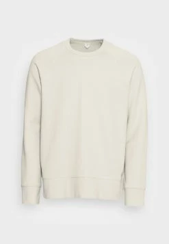 Acheter 🤩 ARKET Sweatshirt Prix Acceptable pullover col rond men 🤩 17 Acheter 🤩 ARKET Sweatshirt Prix Acceptable pullover col rond men 🤩 -ARKET Soldes Boutique 2a589cb5745e49709d3a80e8eb4c3f80 1