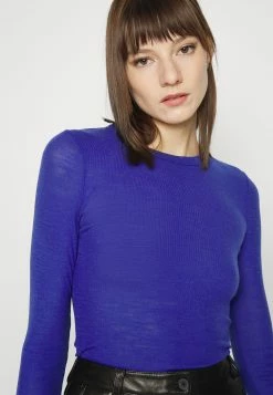 Les meilleures critiques de 🤩 ARKET T-shirt à manches longues Women ⭐ -ARKET Soldes Boutique 2b621f9e6bfa45968eb09f4c4e569d92