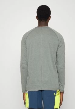 Remise 🛒 ARKET En Remise T-shirt à manches longues t shirt fitness men 💯 -ARKET Soldes Boutique 2bd52cfc627f490aa3c245034c5f6a0d