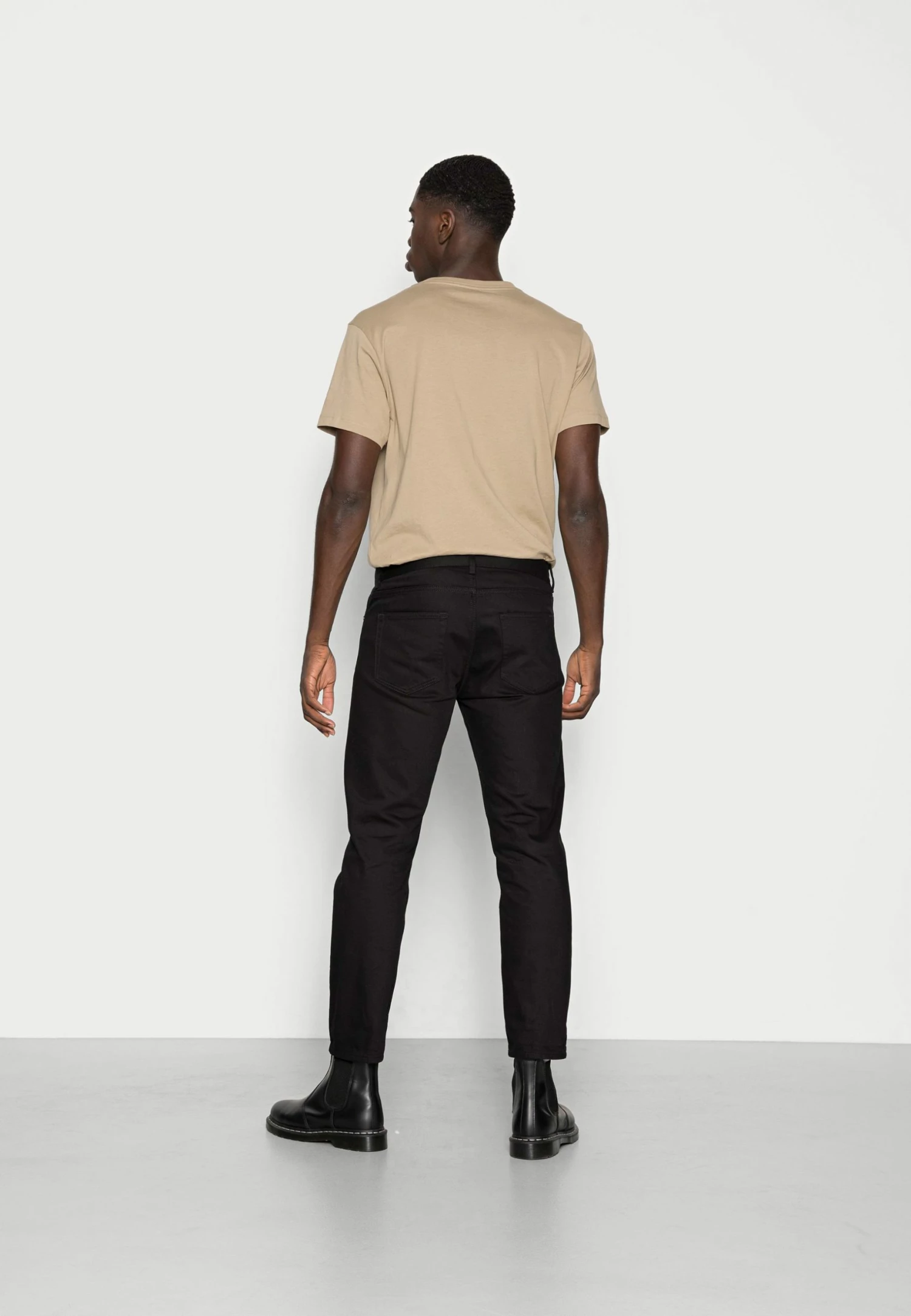 Bon marché 🤩 Prix Sacrifiés ARKET Jean droit trouser normale men 😍 5 Bon marché 🤩 Prix Sacrifiés ARKET Jean droit trouser normale men 😍 – Image 3