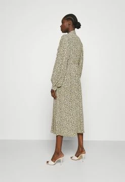 Sortie ⭐ Prix Exclusifs ARKET👗 DRESS - Robe chemise col châle women 👏 -ARKET Soldes Boutique 2f8cf0462a0d4f53bda8b31e2c1d8dc3