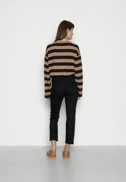 Promo 🛒 ARKET Jean slim Women ⭐ -ARKET Soldes Boutique 303e2f22049c461f88f1408d512dce4b