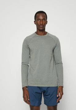 Remise 🛒 ARKET En Remise T-shirt à manches longues t shirt fitness men 💯 -ARKET Soldes Boutique 3045642d65394cb4a7483d901683ed48