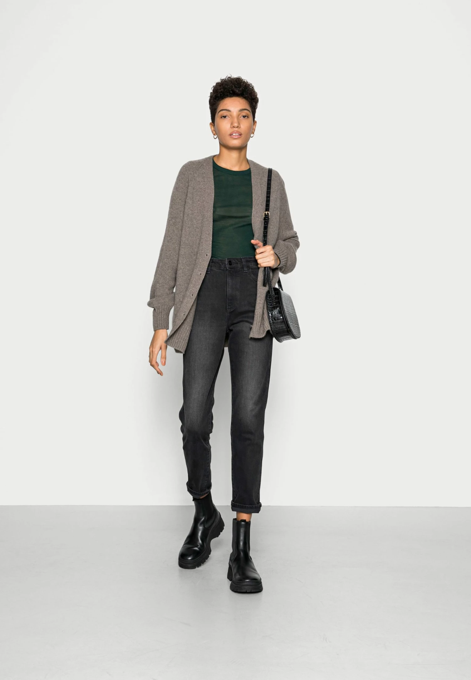 De gros 👍 ARKET Gilet Haute Qualité cardigan col en v profond women 🧨 4 De gros 👍 ARKET Gilet Haute Qualité cardigan col en v profond women 🧨 – Image 2