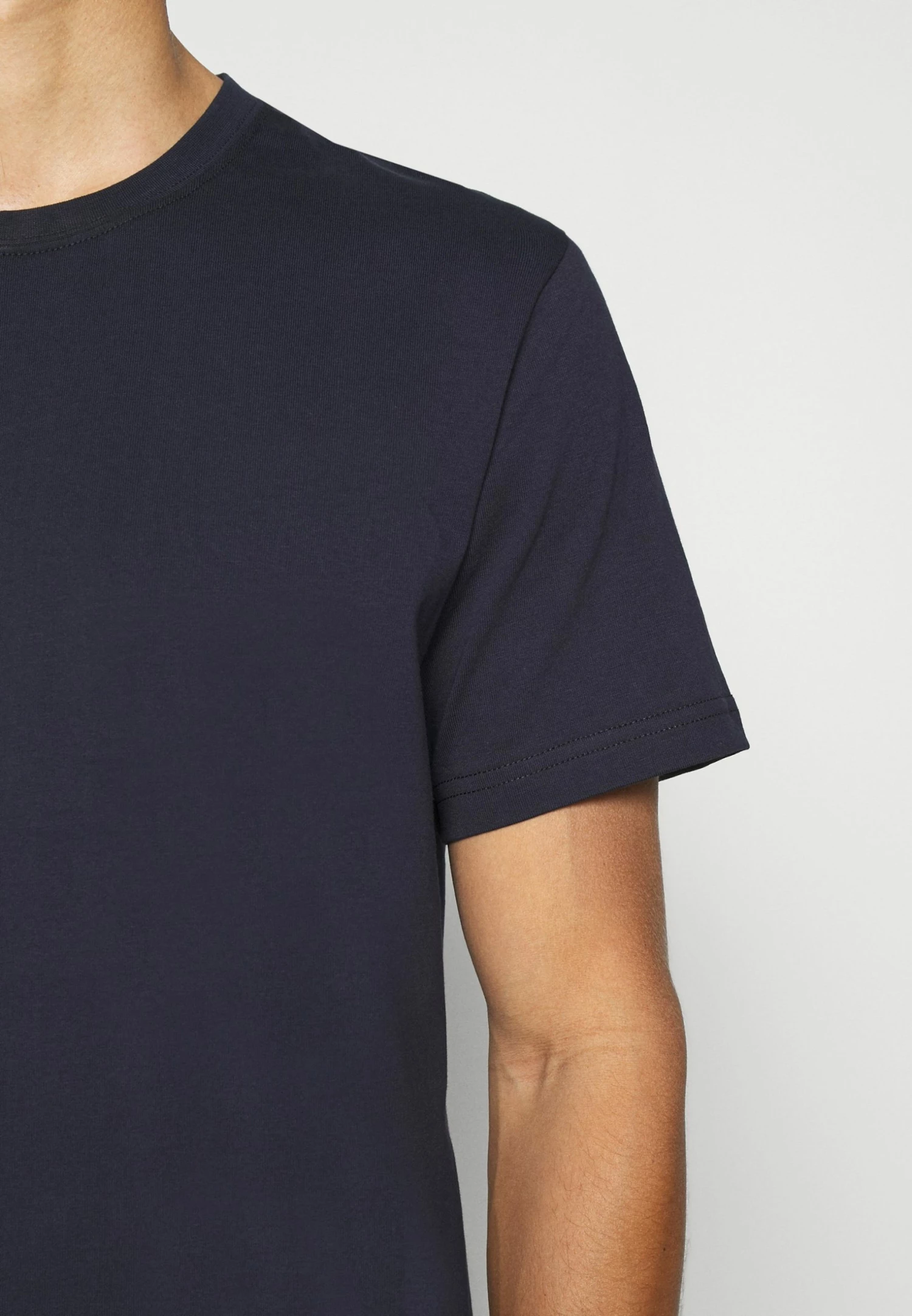 Top 10 💯 ARKET T-shirt basique qualité absolue t shirt col rond men 🎁 9 Top 10 💯 ARKET T-shirt basique qualité absolue t shirt col rond men 🎁 – Image 7