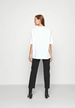 De gros 🌟 ARKET T-shirt basique Women 🛒 11 De gros 🌟 ARKET T-shirt basique Women 🛒 -ARKET Soldes Boutique 363cc3b210f14c908649378e7f84659b