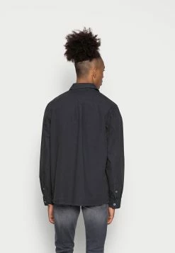 Grosses soldes ⌛ ARKET Chemise Qualité Excellente shirt col kent men 🛒 -ARKET Soldes Boutique 3bd27093df444b2c91ef447622b36267