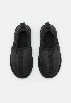 Vente flash 💯 ARKET Chaussons Men 🌟 -ARKET Soldes Boutique 3d10a31509224253848886e05bae7e64