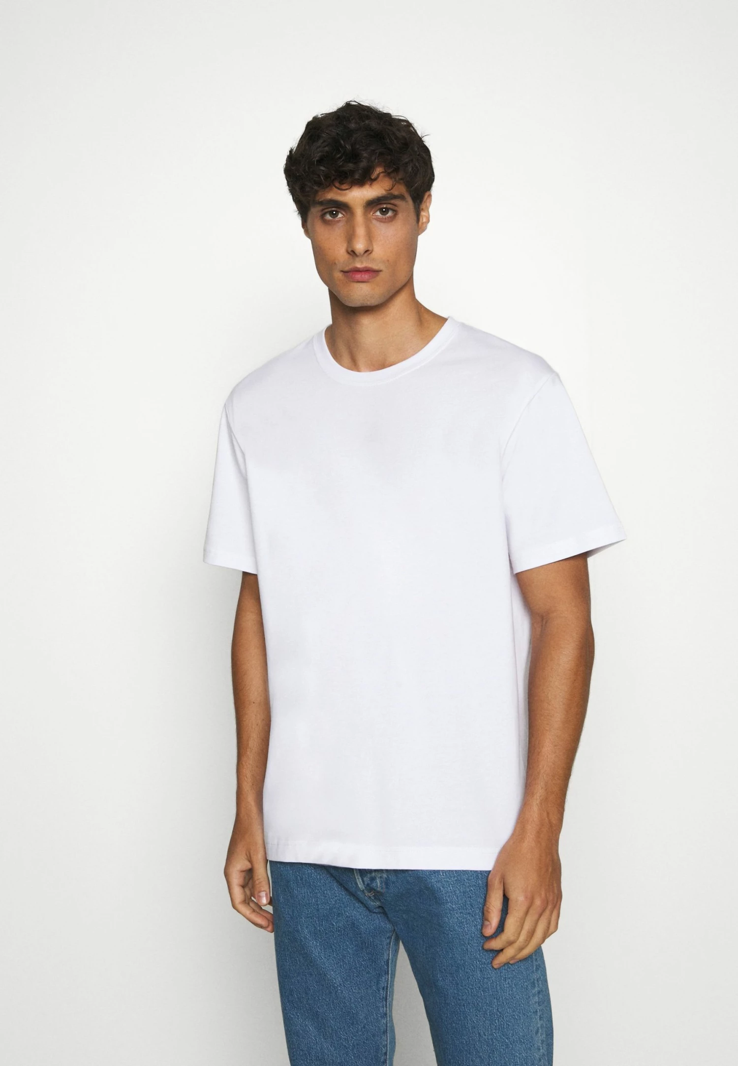 Meilleur prix ✔️ ARKET T-shirt basique Discount En Ligne t shirt col rond men 🧨 3 Meilleur prix ✔️ ARKET T-shirt basique Discount En Ligne t shirt col rond men 🧨