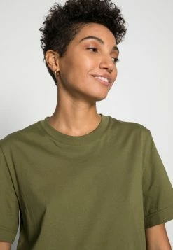 Coupon 🎁 ARKET T-shirt basique Women ❤️ -ARKET Soldes Boutique 4b56a0be7bda4afd8b01e674f9625664