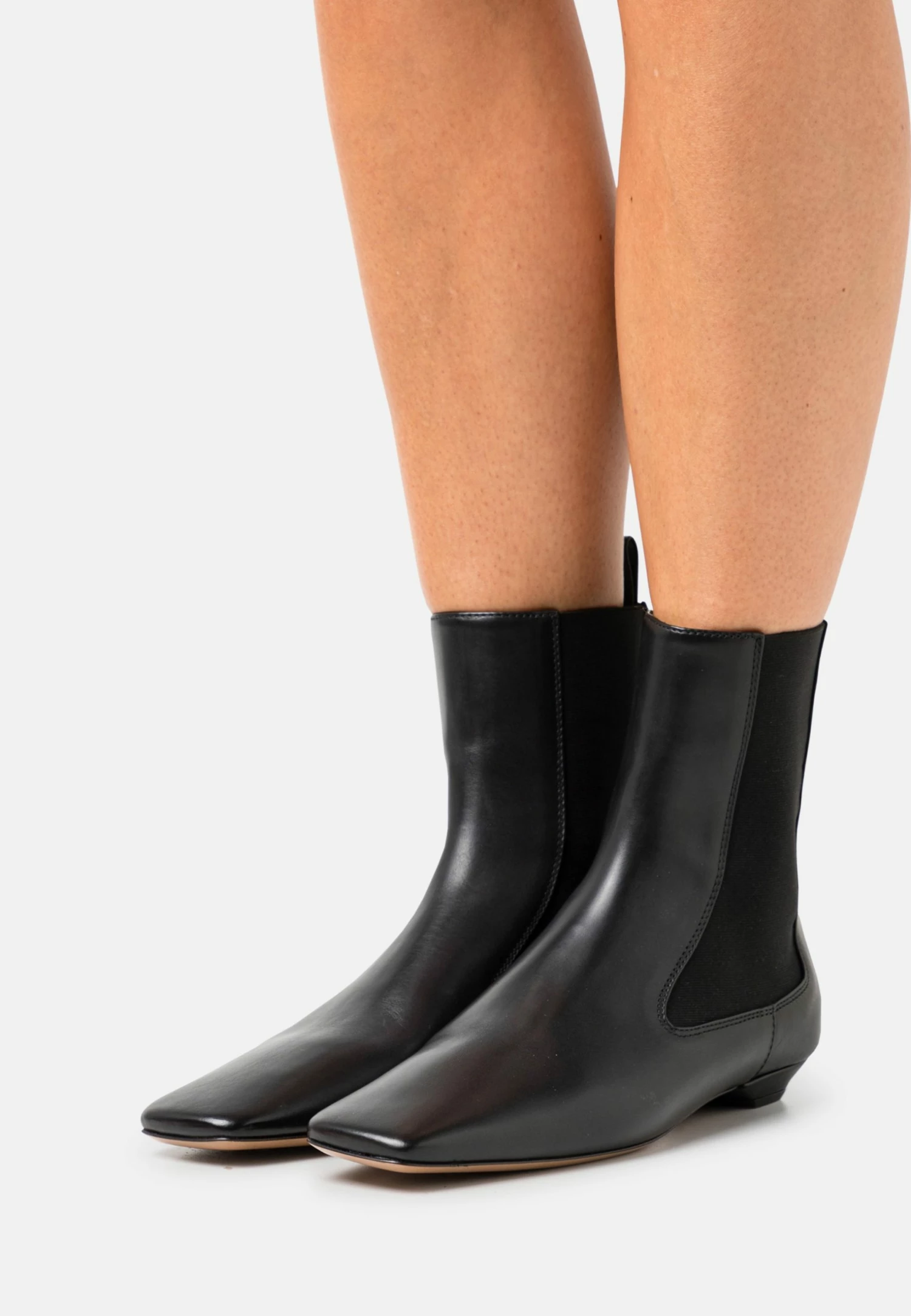 Les meilleures critiques de ⭐ ARKET Bottines Assurance De l’Authenticité ankle boots carré women ❤️ 3 Les meilleures critiques de ⭐ ARKET Bottines Assurance De l’Authenticité ankle boots carré women ❤️