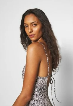 De gros ✨ ARKET Maillot de bain Women 🧨 10 De gros ✨ ARKET Maillot de bain Women 🧨 -ARKET Soldes Boutique 51301e25dc6e45028bcc3187dde87927