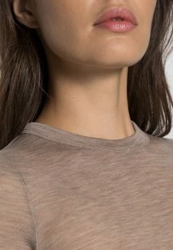 Offres 😍 ARKET T-shirt basique Women 😀 13 Offres 😍 ARKET T-shirt basique Women 😀 -ARKET Soldes Boutique 5885b3a369404b6dbe36506fcb4258ea