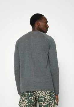 Meilleure vente 🔔 ARKET Prix Exclusifs T-shirt à manches longues t shirt fitness men ⌛ 11 Meilleure vente 🔔 ARKET Prix Exclusifs T-shirt à manches longues t shirt fitness men ⌛ -ARKET Soldes Boutique 5c9be3278cfa4bb396de500b7524e0e8