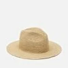 Remise ❤️ ARKET Chapeau Prix Aimable headgear couleur unie women 🛒 -ARKET Soldes Boutique 5e20943bd5474c6d858024b674bb776f