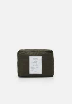 Les meilleures critiques de ✔️ ARKET UNISEX - Sac week-end Prix De Rêve bag fermeture éclair 🔔 -ARKET Soldes Boutique 61e3a836c81d434f9f10fa40be8a0f3b