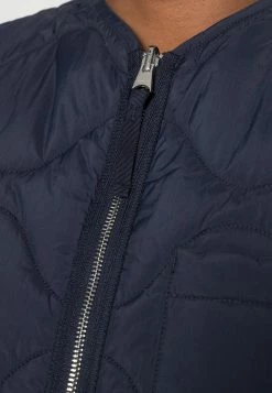 Meilleur prix 💯 ARKET Veste sans manches Men 🎉 13 Meilleur prix 💯 ARKET Veste sans manches Men 🎉 -ARKET Soldes Boutique 62d9a0d461634d9787e61893da0534ea