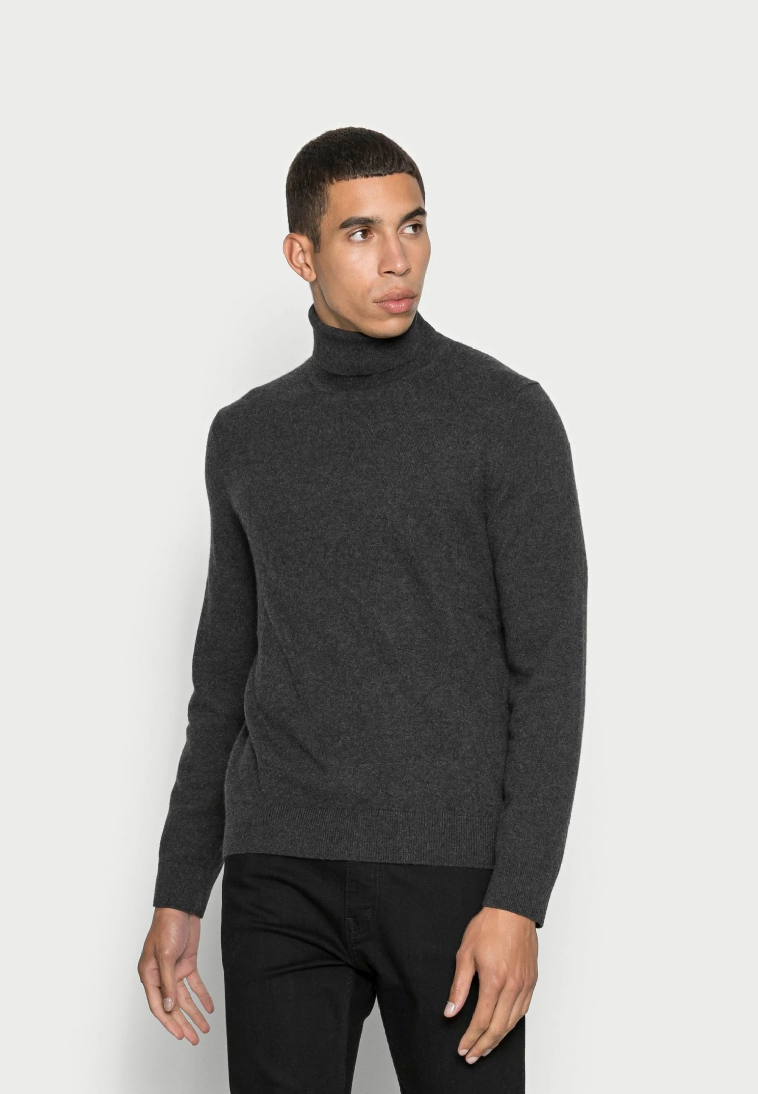 Sortie 🎁 ARKET Pullover Bonne Qualité col roulé men ✔️ 3 Sortie 🎁 ARKET Pullover Bonne Qualité col roulé men ✔️