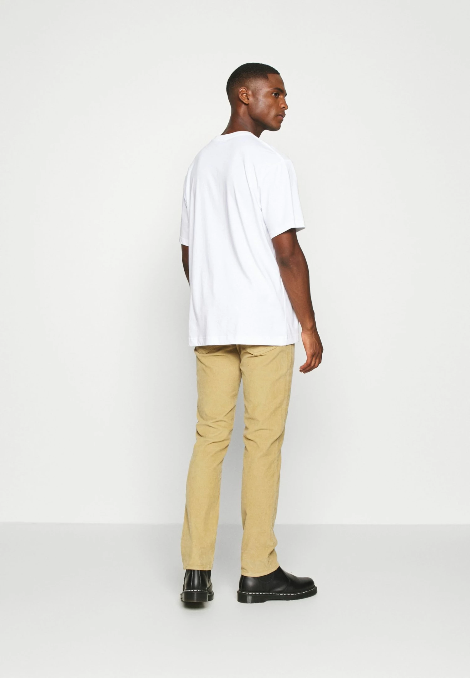 Coupon 🌟 ARKET T-shirt basique Men 🎁 5 Coupon 🌟 ARKET T-shirt basique Men 🎁 – Image 3