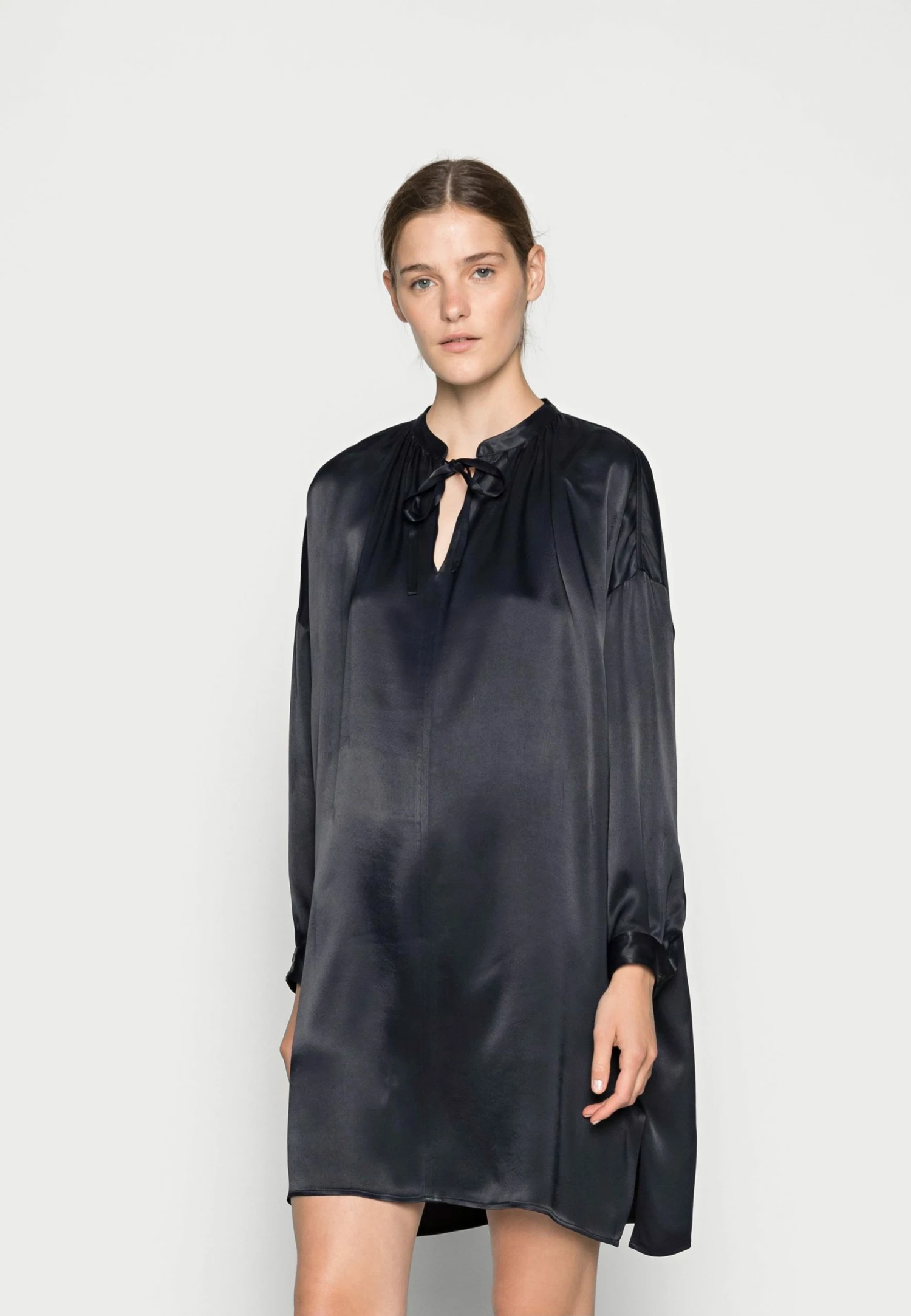 Offres 🛒 ARKET DAY👗 DRESS - Robe de jour Faible Prix col en v profond women 🤩 3 Offres 🛒 ARKET DAY👗 DRESS - Robe de jour Faible Prix col en v profond women 🤩