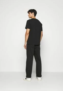 Nouveau 🔥 ARKET T-shirt basique Se Vend Bas Prix t shirt col rond men ⌛ -ARKET Soldes Boutique 7714f6f09d114b95b50edcf895087861 1