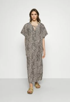 Offres ✨ Prix Acceptable ARKET Accessoire de plage beach accessories col en v women 🎉