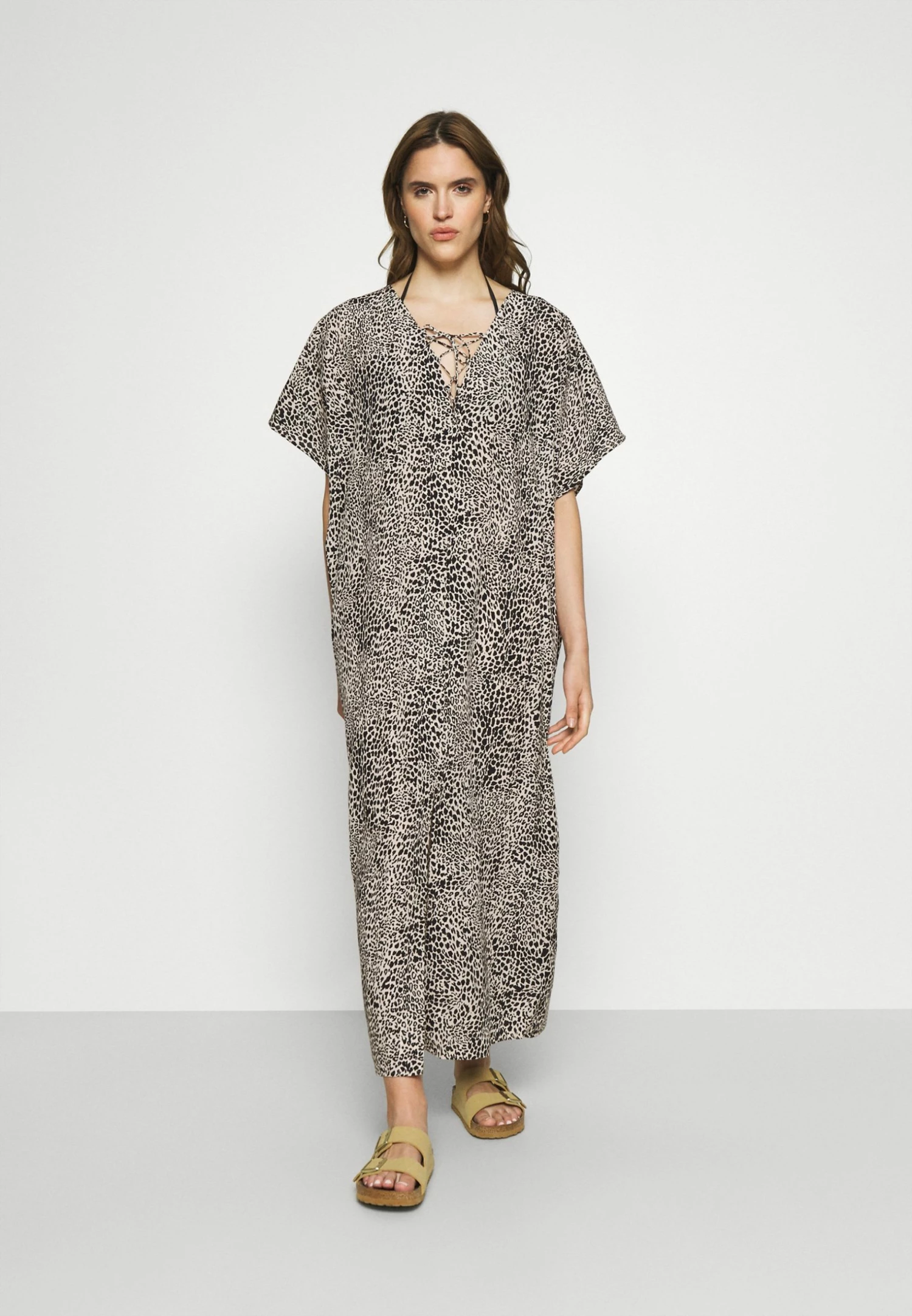 Offres ✨ Prix Acceptable ARKET Accessoire de plage beach accessories col en v women 🎉 3 Offres ✨ Prix Acceptable ARKET Accessoire de plage beach accessories col en v women 🎉