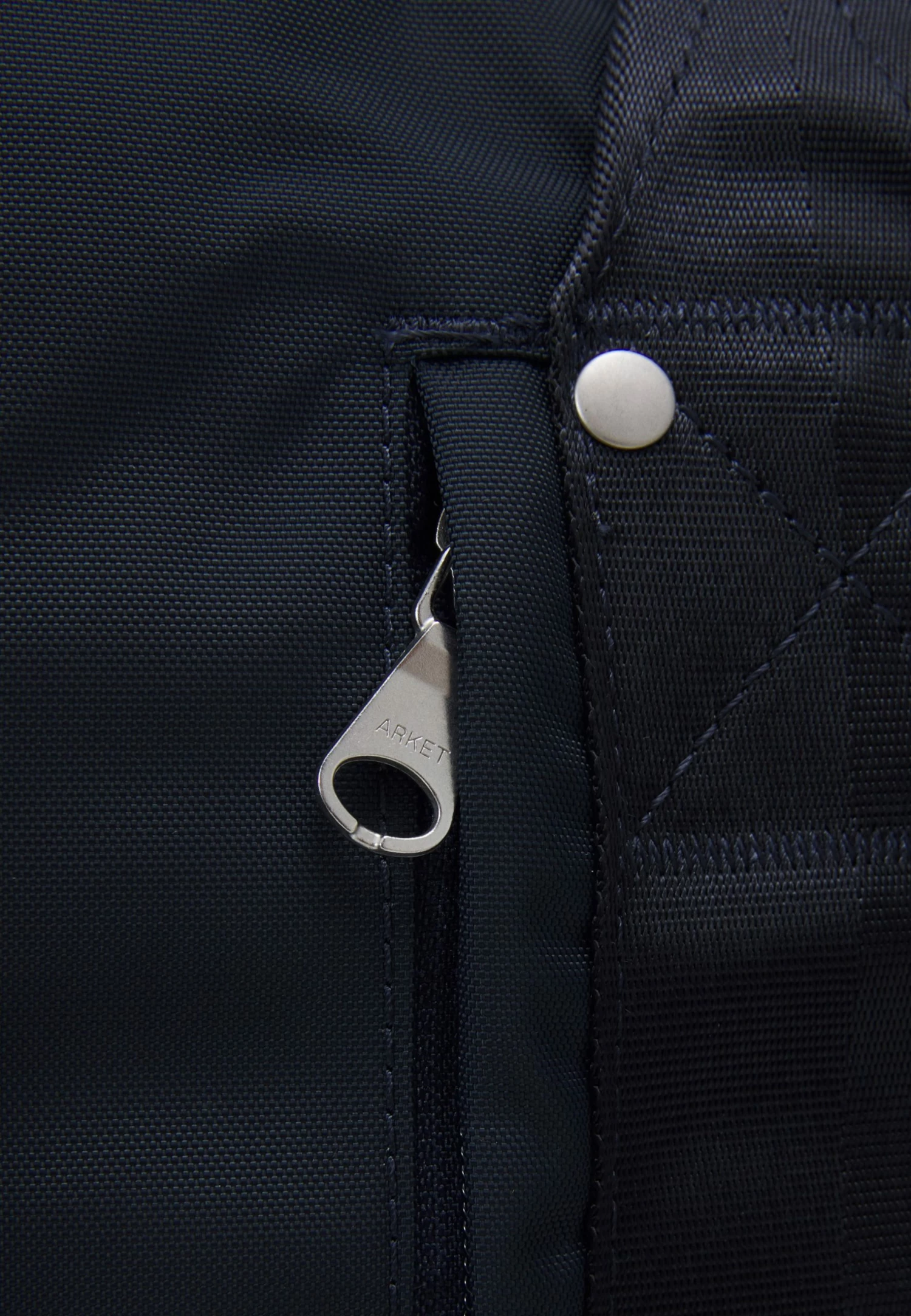 Le moins cher ❤️ Soldes En Ligne ARKET WEEKEND BAG UNISEX - Sac week-end compartiment pour pc portable 👏 10 Le moins cher ❤️ Soldes En Ligne ARKET WEEKEND BAG UNISEX - Sac week-end compartiment pour pc portable 👏 – Image 8