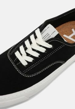 Le moins cher 🛒 ARKET RETRO RUNNING - Baskets basses Men 🛒 14 Le moins cher 🛒 ARKET RETRO RUNNING - Baskets basses Men 🛒 -ARKET Soldes Boutique 7a51698338b54b4a9d9e89c878f06166