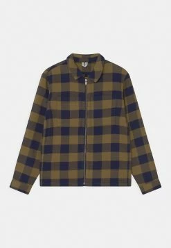 Les meilleures critiques de 🧨 Authentique 100% ARKET UNISEX - Chemisier shirt col à revers kids 💯 -ARKET Soldes Boutique 7b90e38c5f5247378a49ccb420640a74 1