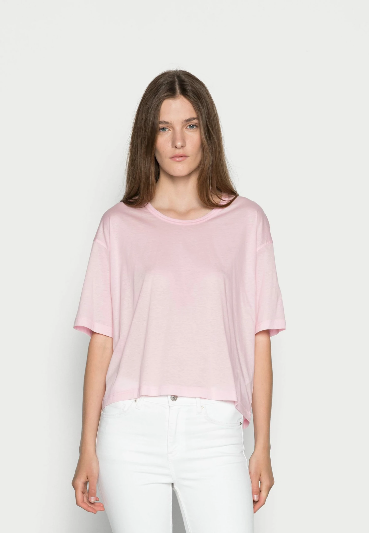 Nouveau 😍 ARKET T-shirt basique En Remise t shirt col rond women 🤩 3 Nouveau 😍 ARKET T-shirt basique En Remise t shirt col rond women 🤩