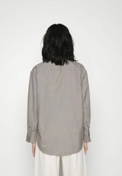 Bon marché 🎉 ARKET Blouse Women 😍 -ARKET Soldes Boutique 81d4ae4160e74b74b547e169b10cc66b