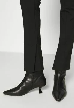 Le moins cher 🎁 ARKET Produit de première qualité Pantalon classique trouser haute women 💯 -ARKET Soldes Boutique 89c190eb63d34a208952a52f15be2ddf