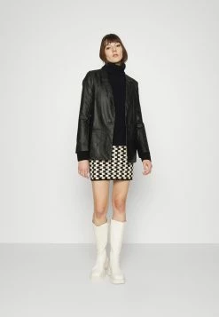 Les meilleures critiques de 👍 ARKET Pullover Women 💯 -ARKET Soldes Boutique 8a8bf98142c64027b9031d085d5ba0a0