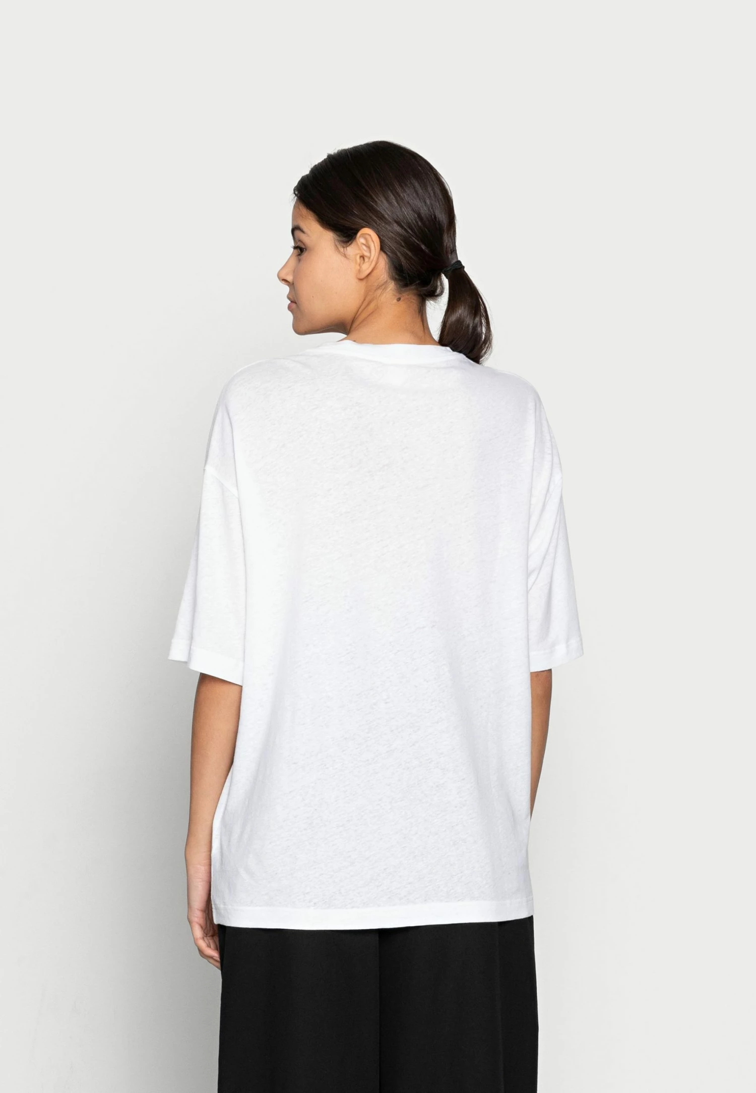 Offres 🎉 ARKET Première Qualité T-shirt basique t shirt col rond women ✨ 5 Offres 🎉 ARKET Première Qualité T-shirt basique t shirt col rond women ✨ – Image 3