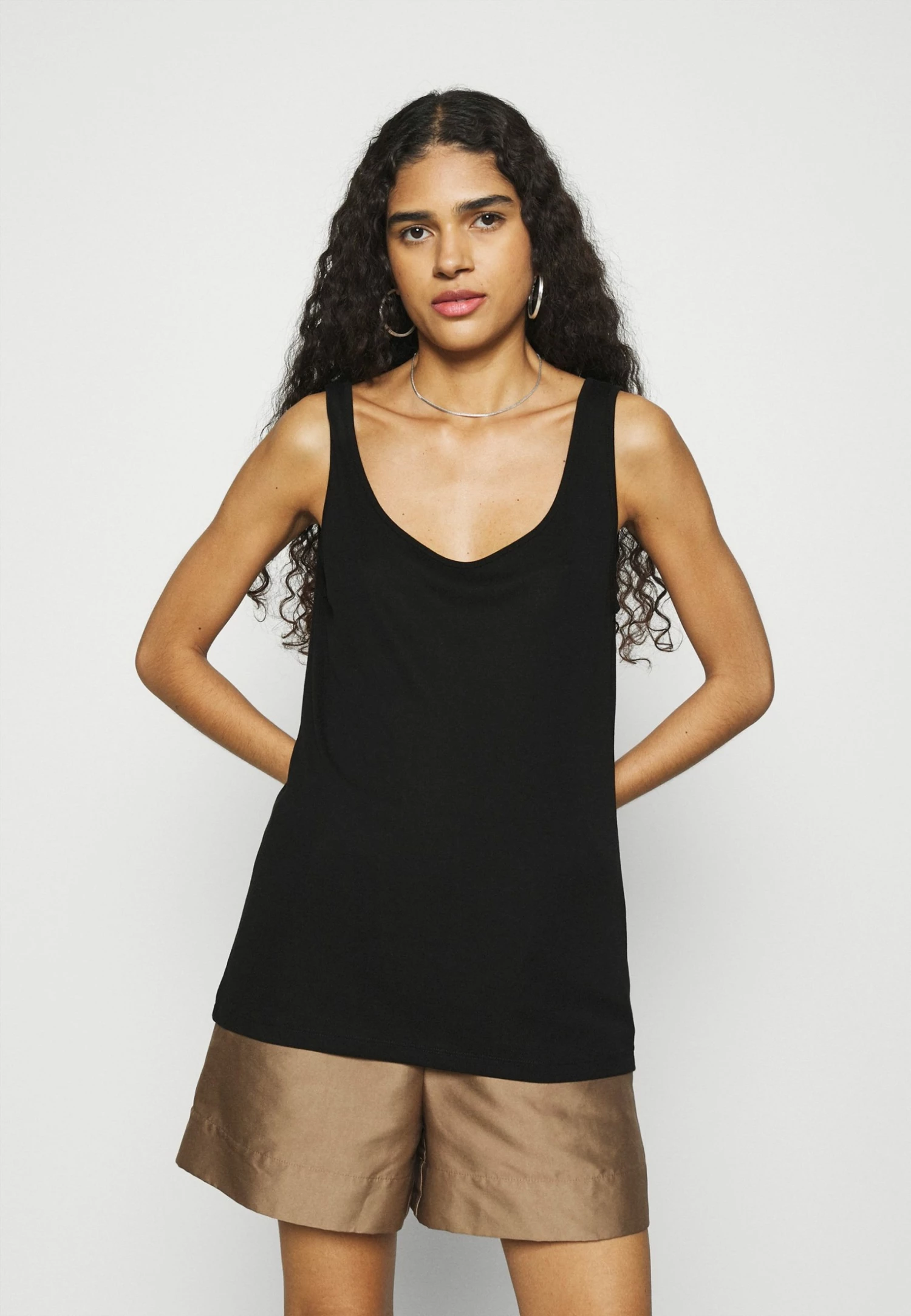 Offres 😍 ARKET Débardeur Prix Imbattable t shirt encolure large ronde women 🎁 3 Offres 😍 ARKET Débardeur Prix Imbattable t shirt encolure large ronde women 🎁