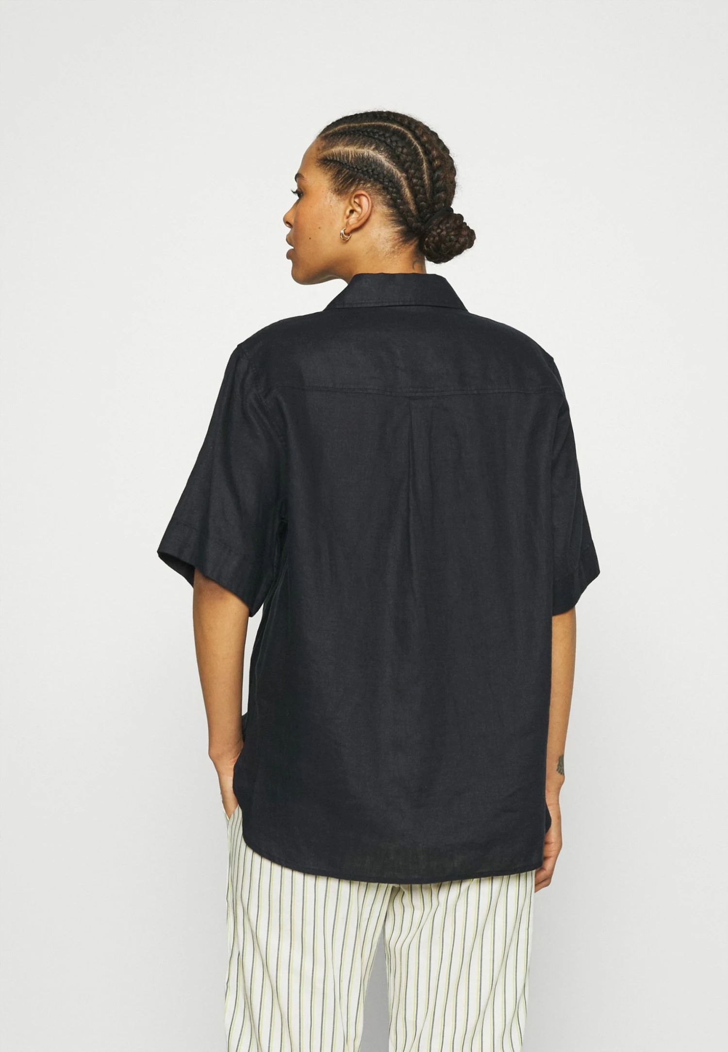 Meilleur prix 🎉 ARKET Qualité Excellente Haut de pyjama night shirt col à revers women 🧨 5 Meilleur prix 🎉 ARKET Qualité Excellente Haut de pyjama night shirt col à revers women 🧨 – Image 3